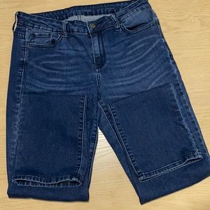 Calvin Klein straight jean size 8x32 straight waist 16"- hip 17.5" - inseam 30.5